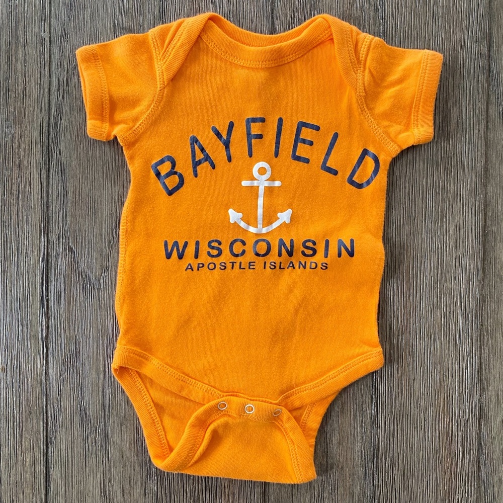 4/$10 Bayfield Wisconsin onesie bodysuit 6 months